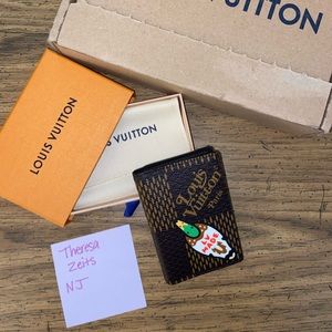 Nigo pocket organizer
